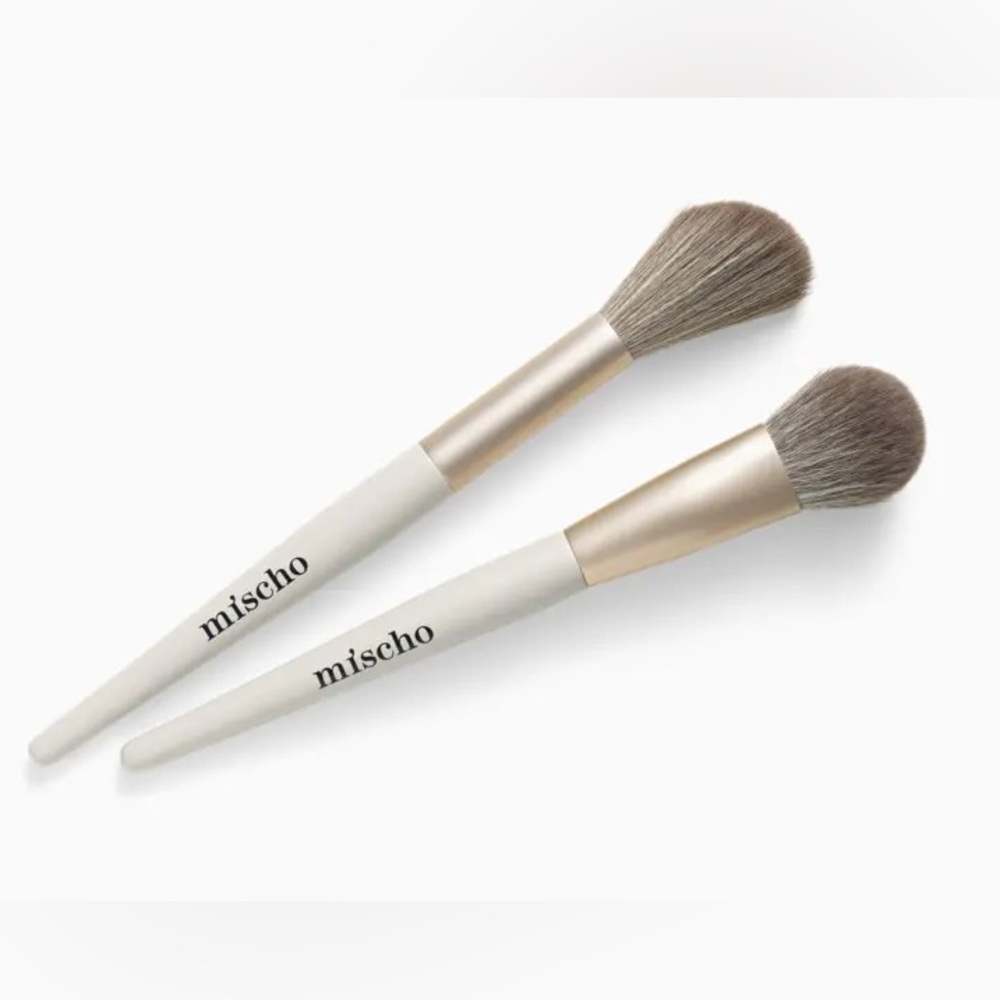 BNIP Mischo White & Gold Powder and Blush Brush Set